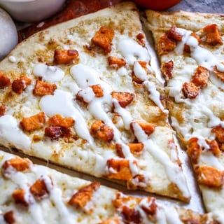 Medium Buffalo Pizza